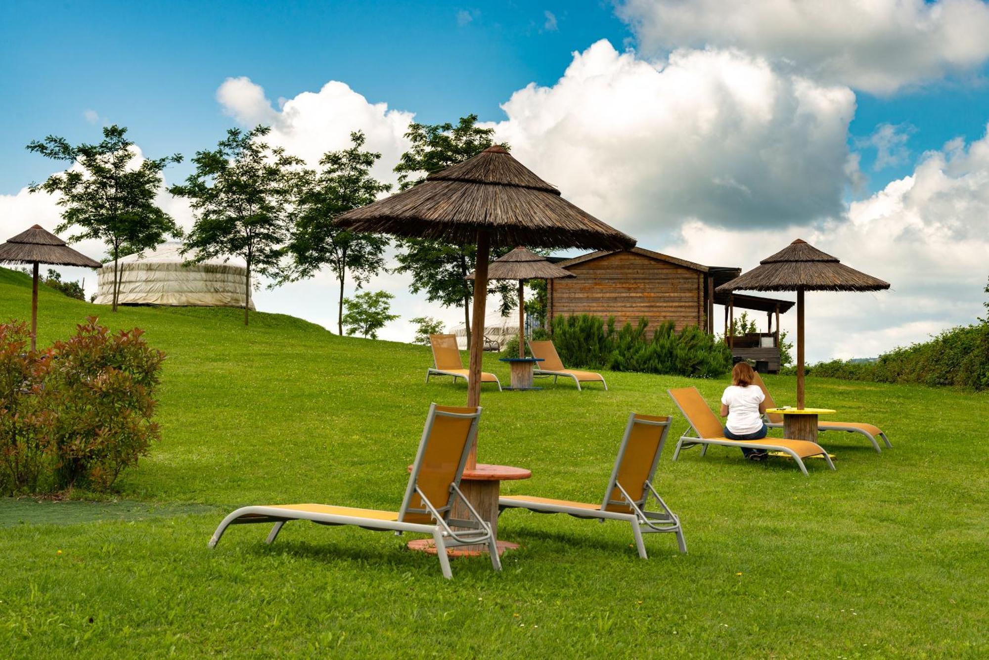 Yurte In Langa Hotel Bosia ภายนอก รูปภาพ